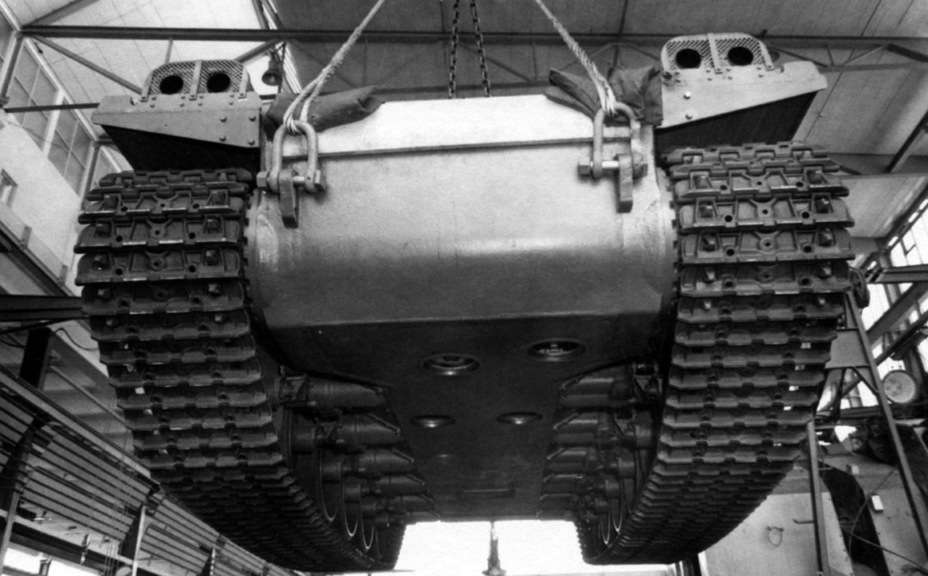 A Kranvagn suspended in the air.