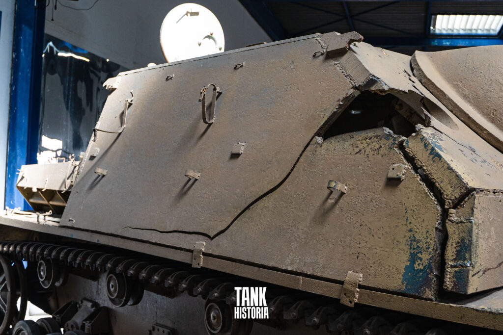 Panzer IV/70(A) with cracked armor.