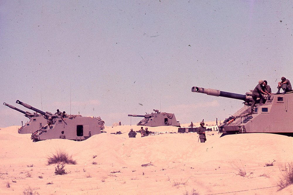L-33 Ro'ems in the desert.